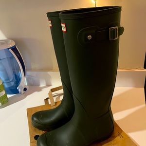 Hunter Rain Boots!!👢